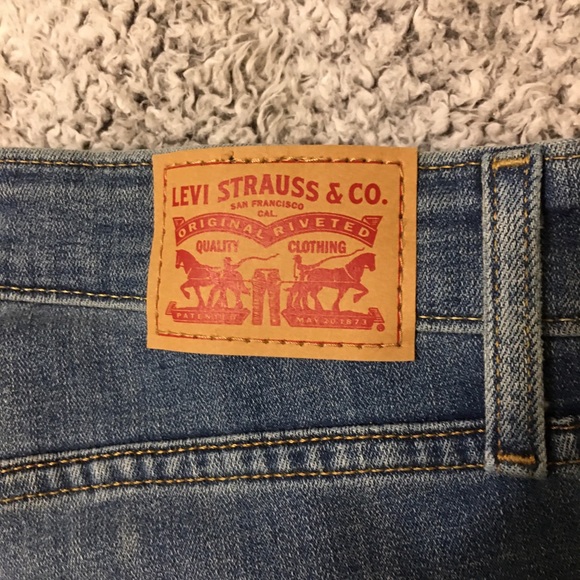 LEVI STRAUSS & CO blue jeans - Picture 3 of 3